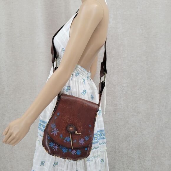 Vintage Handbags - Vintage Hand Tooled & Painted Flowers Leather Hippie Woodstock Purse 70s
